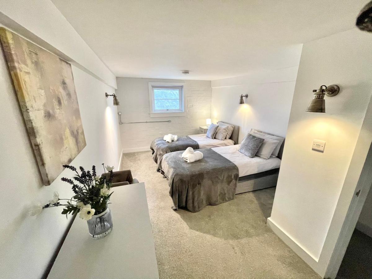 Apartment Fantastic Convenient 2 Bedroom 2 Bathroom Perfect For Stansted Airport, 2 Minute Walk To Bishops Stortford Train Station! Bishop's Stortford